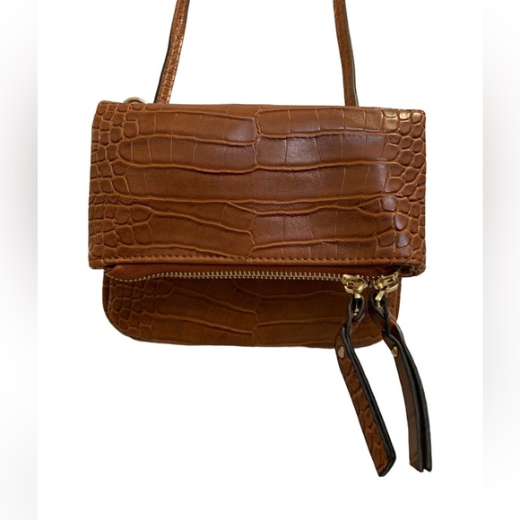 Elegant JustFab Brown Croc-Embossed Crossbody Bag - Picture 1 of 11